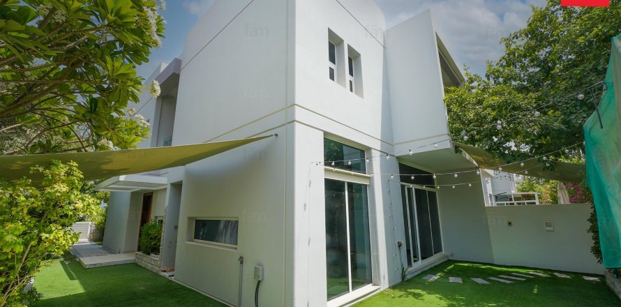 Townhouse de 3 chambres à Dubai, UAE No. 103205