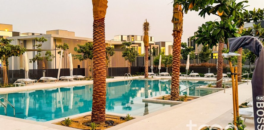 4 bedrooms Villa in Mudon, UAE No. 203855
