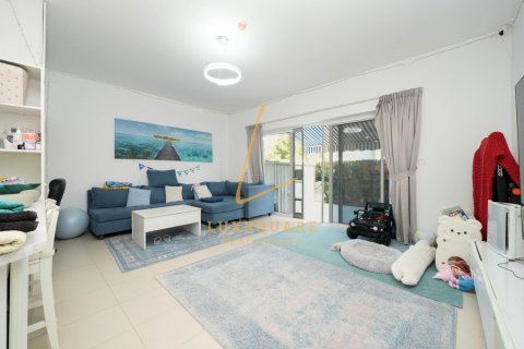 Apartment de 2 dormitorios en EMAAR South, UAE No. 143773 3