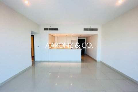 Квартира с 3 спальнями  №132696