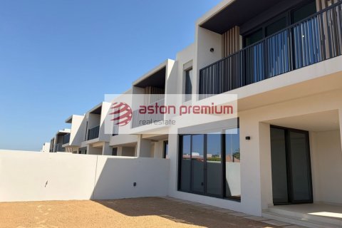4 bedrooms Townhouse in Jebel Ali, UAE No. 198937 3