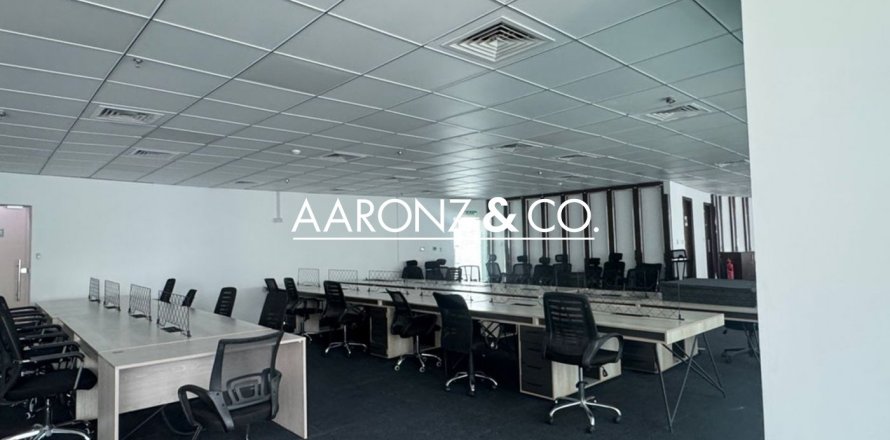 372مربع، مكتب في الخليج التجاري, الإمارات العربية المتحدة رقم 112621