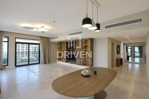 Apartment de 4 dormitorios en Umm Suqeim 3, UAE No. 189615 4