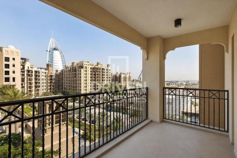 Apartment de 4 dormitorios en Umm Suqeim 3, UAE No. 189615