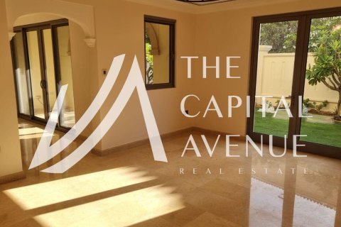 Villa de 4 dormitorios No. 120163 2