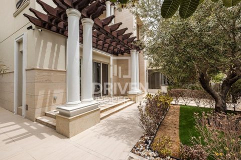 Villa de 4 dormitorios en District One, UAE No. 201329 29