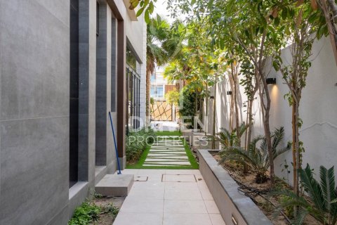 Villa de 5 dormitorios  No. 120597 30