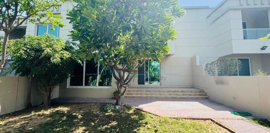 3 غرف نوم فيلا  رقم 125037