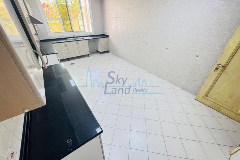 3 غرف نوم فيلا  رقم 125037 22