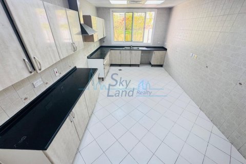 3 غرف نوم فيلا  رقم 125037 10