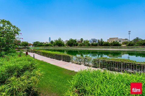 3 bedrooms Villa in Dubai, UAE No. 165321 20