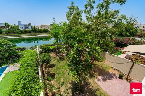3 bedrooms Villa in Dubai, UAE No. 165321 12