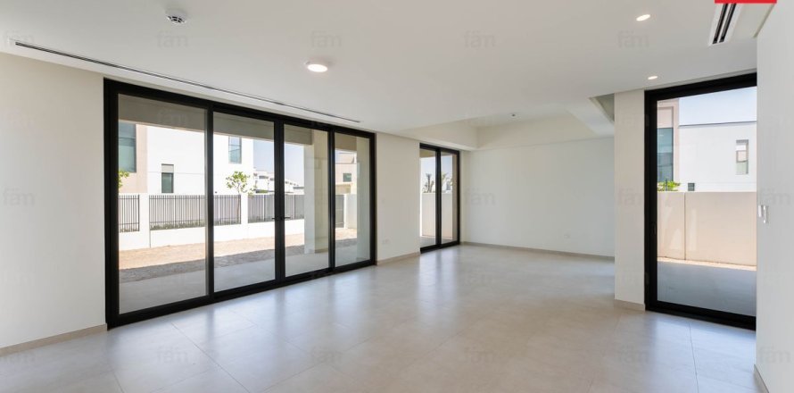 Villa de 4 dormitorios  No. 115917