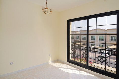 Villa de 3 chambres à Mirdif Villas, UAE No. 208826