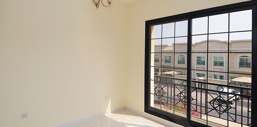 Villa de 3 chambres à Mirdif Villas, UAE No. 208826