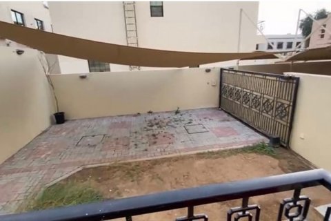 Villa de 3 chambres à Mirdif Villas, UAE No. 208826 10