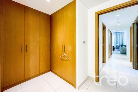 Apartment de 3 dormitorios en Creekside 18, UAE No. 188053 9