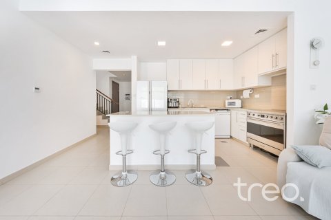 4 bedrooms Townhouse in Naseem Townhouses, UAE No. 188052 15