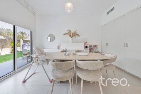 4 bedrooms Townhouse in Naseem Townhouses, UAE No. 188048 11