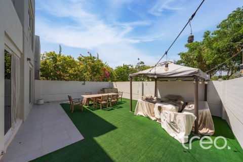 4 bedrooms Townhouse in Mudon, UAE No. 188049 9