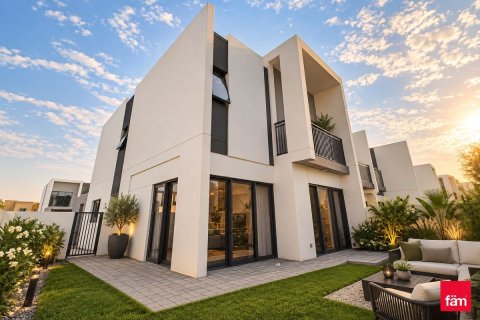 Villa de 4 chambres à Dubai, UAE No. 208477