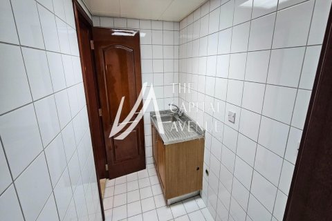 Villa de 4 dormitorios en Abu Dhabi Gate City, UAE No. 86773 9