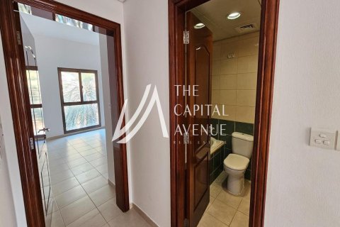 Villa de 4 dormitorios en Abu Dhabi Gate City, UAE No. 86773 13