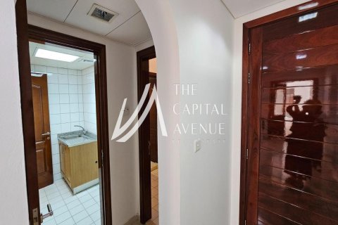 Villa de 4 dormitorios en Abu Dhabi Gate City, UAE No. 86773 8