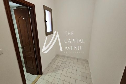 Villa de 4 dormitorios en Abu Dhabi Gate City, UAE No. 86773 11