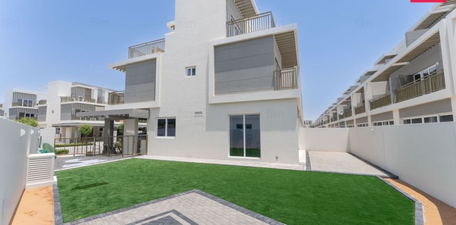 4 bedrooms Townhouse in Dubai, UAE No. 205363