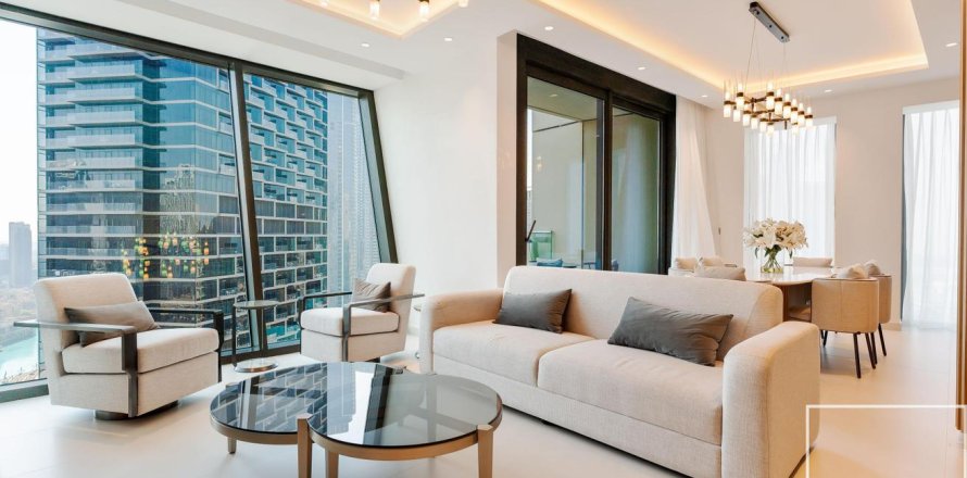 Квартира с 3 спальнями в Burj Vista, ОАЭ №136503