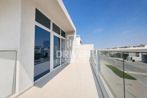 3 bedrooms Townhouse in Dubai, UAE No. 201581 6