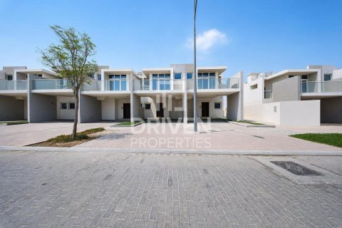 3 bedrooms Townhouse in Dubai, UAE No. 201581 4