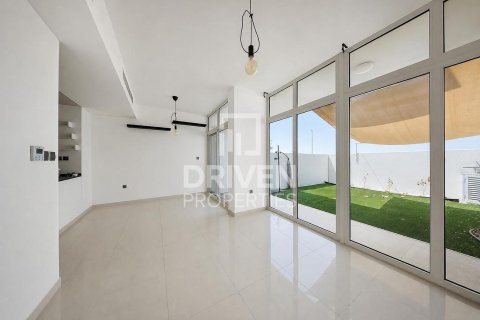 3 bedrooms Townhouse in Dubai, UAE No. 201581