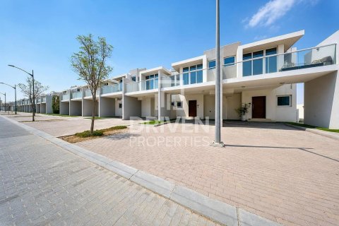 3 bedrooms Townhouse in Dubai, UAE No. 201581 3