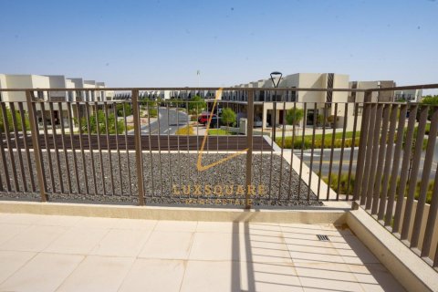 3 غرف نوم فيلا  رقم 134338 25