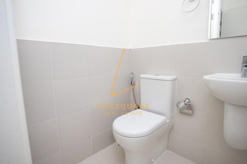 3 غرف نوم فيلا  رقم 134338 23