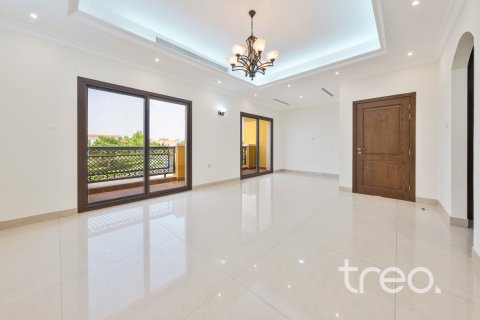 Villa de 5 dormitorios en The Villa, UAE No. 183155 4