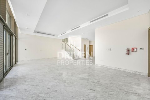 4 bedrooms Villa in District One, UAE No. 204217 6