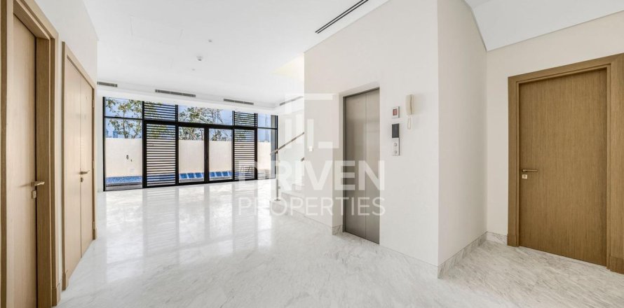 4 bedrooms Villa in District One, UAE No. 204217