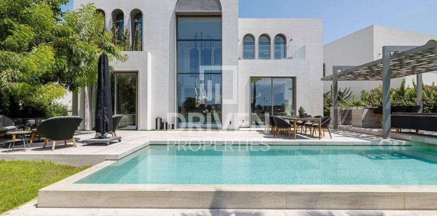 Villa de 4 chambres à Jumeirah Islands, UAE No. 85512