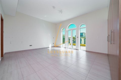 4 bedrooms Villa in Jumeirah Park, UAE No. 210895 12