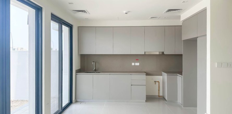 3 bedrooms Villa in Dubai South (Dubai World Central), UAE No. 210896