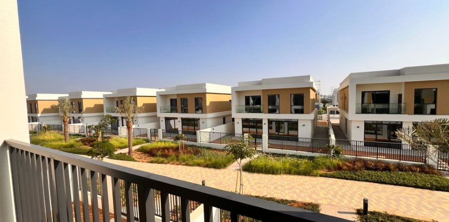 3 bedrooms Townhouse in Ras Al Khaimah, UAE No. 183943