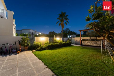 Вилла с 3 спальнями в Дубай, ОАЭ №141249 24