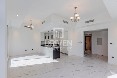Таунхаус с 4 спальнями в District 11, ОАЭ №85456 1