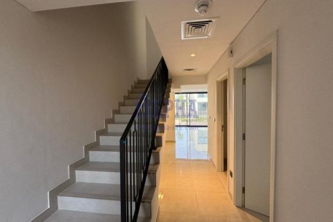 2 bedrooms Townhouse in Al Hamra Village, UAE No. 148837 4