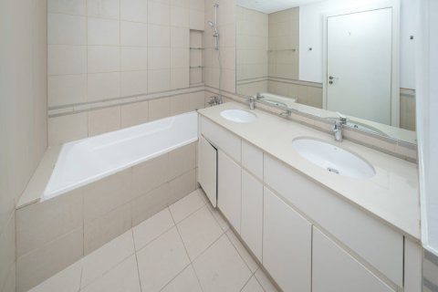 Apartment de 2 dormitorios en Zahra Breeze Apartments, UAE No. 163450 12