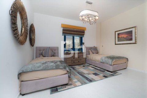 Villa de 5 dormitorios  No. 114070 7