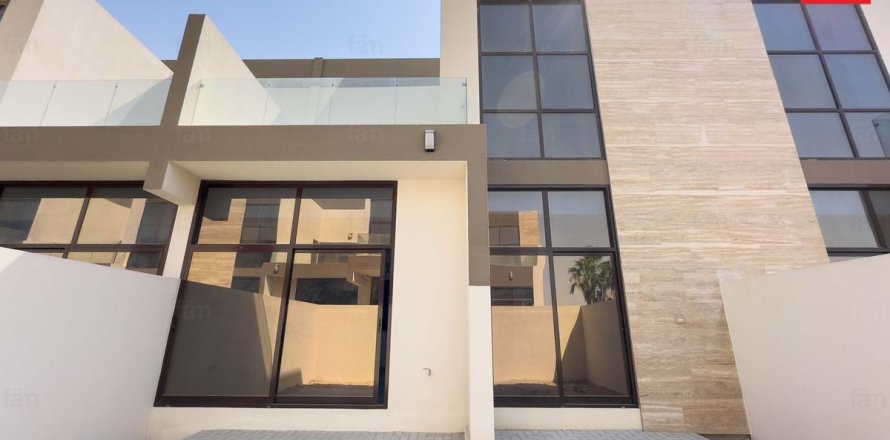 4 bedrooms Townhouse  No. 132118